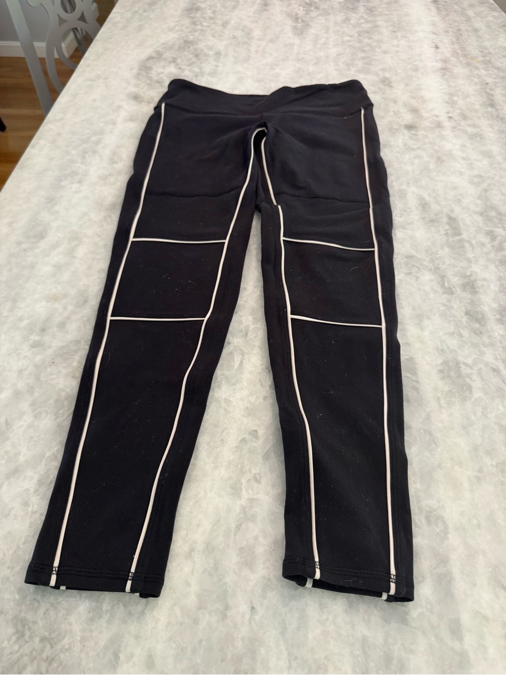 ALO Yoga Black Leggings with White Contrast Seams